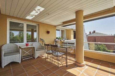 4 bedrooms Townhouse in Madrid, Spain No. 26955 2