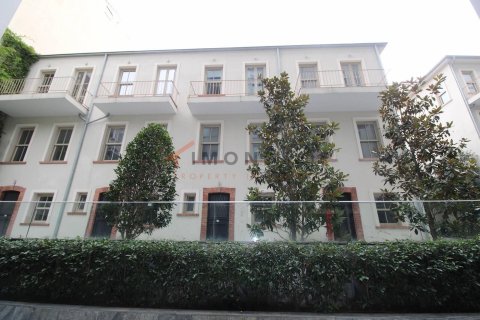 2+1 Apartment in Sisli, Turkey No. 17937 8