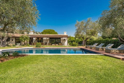 5 bedrooms Villa in Mougins, France No. 69123 2