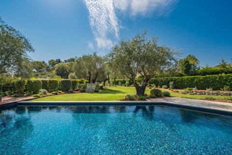 5 bedrooms Villa in Mougins, France No. 69123 1