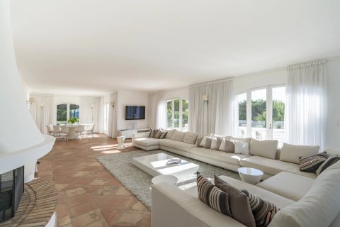 7 bedrooms Villa in Cannes, France No. 69134 5