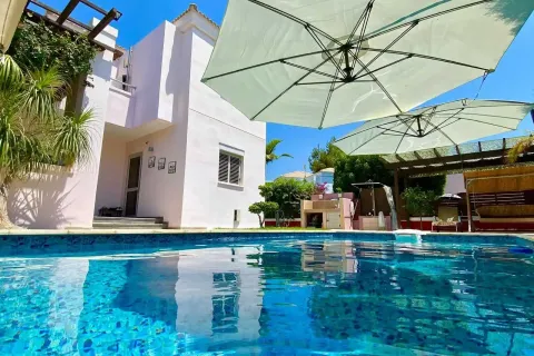 3 bedrooms House in Agios Tychonas, Cyprus No. 31873 7