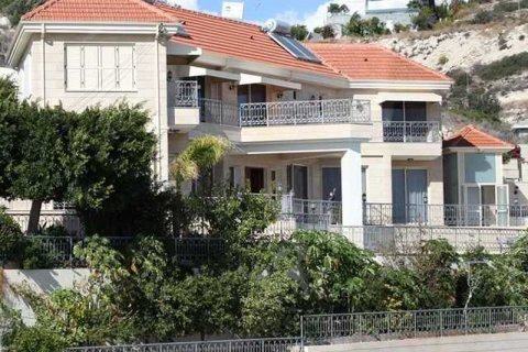 4 bedrooms House in Agios Tychonas, Cyprus No. 39658 9