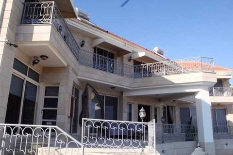 4 bedrooms House in Agios Tychonas, Cyprus No. 39658 3