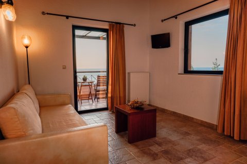 2500m² Hotel en Avlonas, Greece No. 58450 17