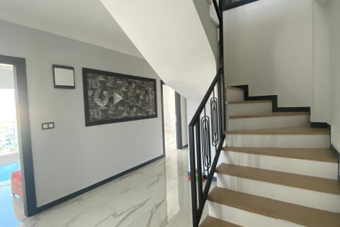 6+1 Penthouse in Mahmutlar, Turkey No. 12852 26