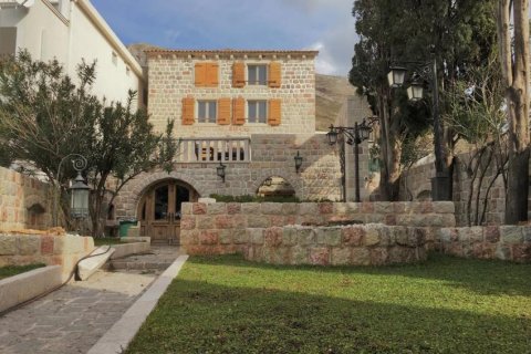 5 dormitorios House en Budva, Montenegro No. 66853 3