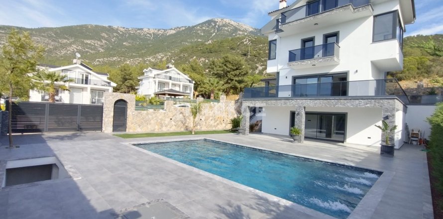 4+2 Villa en Fethiye, Turkey No. 16391