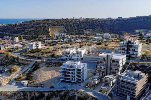 2 bedrooms Apartment in Germasogeia, Cyprus No. 64196 5