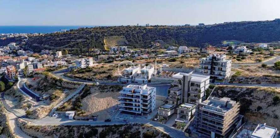 2 dormitorios Apartment en Germasogeia, Cyprus No. 64196