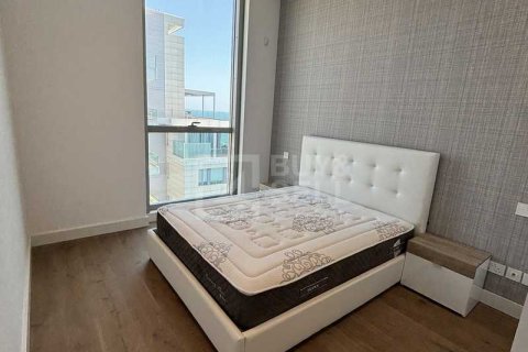 3 dormitorios Penthouse en Limassol, Cyprus No. 76076 12