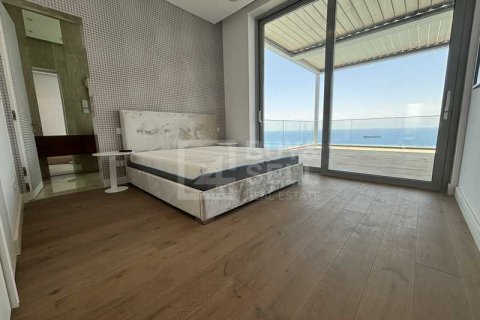 3 dormitorios Penthouse en Limassol, Cyprus No. 76076 11