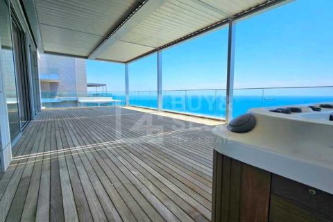 3 dormitorios Penthouse en Limassol, Cyprus No. 76076 1