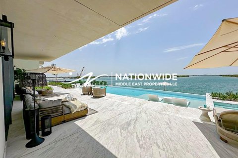 6 bedrooms Villa in Abu Dhabi, UAE No. 71337 16