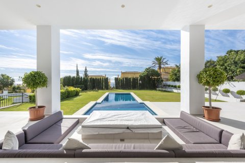 7 bedrooms Villa in Marbella, Spain No. 27499 8