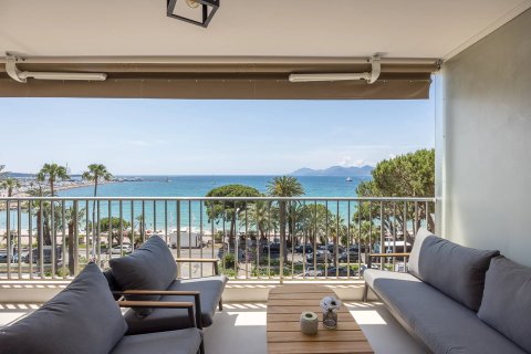 2 dormitorios Apartment en Cannes, France No. 67989 3