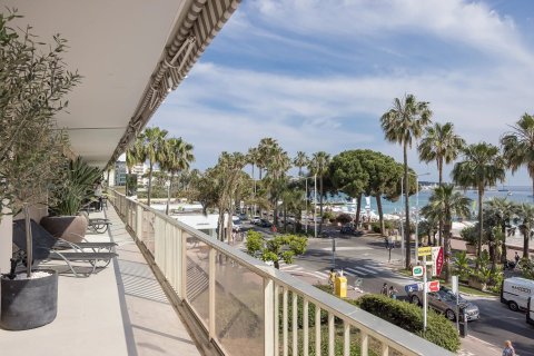 4 dormitorios Apartment en Cannes, France No. 67994 20