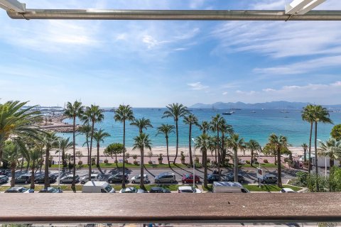 2 dormitorios Apartment en Cannes, France No. 67988 4