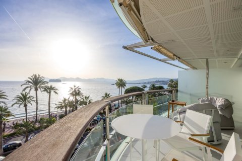 2 dormitorios Apartment en Cannes, France No. 67988 1