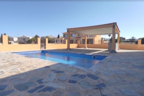 4 dormitorios Villa en Chloraka, Cyprus No. 66447 2