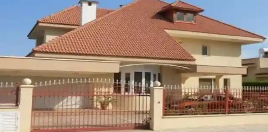 6 bedrooms Villa in Germasogeia, Cyprus No. 46582