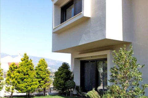 3 bedrooms Villa in Athens, Greece No. 49323 2