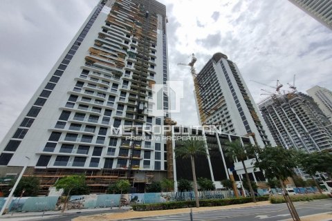 Квартира с 3 спальнями в EMAAR Beachfront, ОАЭ №7119 4