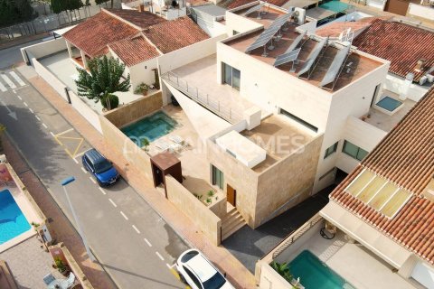 4 bedrooms Villa in San Pedro del Pinatar, Spain No. 26323 4