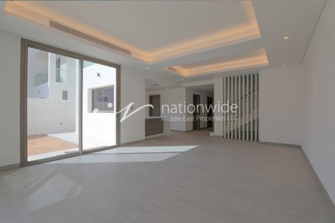 3 dormitorios Duplex en  Yas Island, UAE No. 3778 1