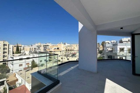 2 bedrooms Penthouse in Limassol, Cyprus No. 40869 6