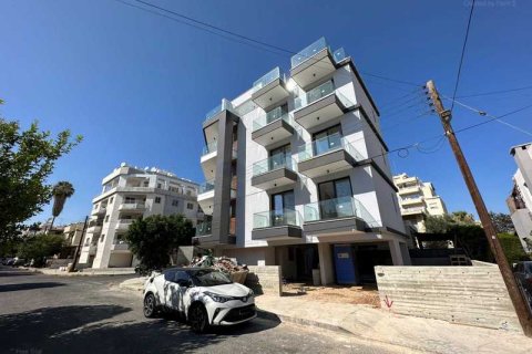 2 bedrooms Penthouse in Limassol, Cyprus No. 40869 2