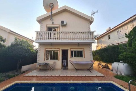 3 bedrooms Villa in Limassol, Cyprus No. 28985 4