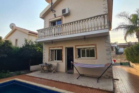 3 bedrooms Villa in Limassol, Cyprus No. 28985 3