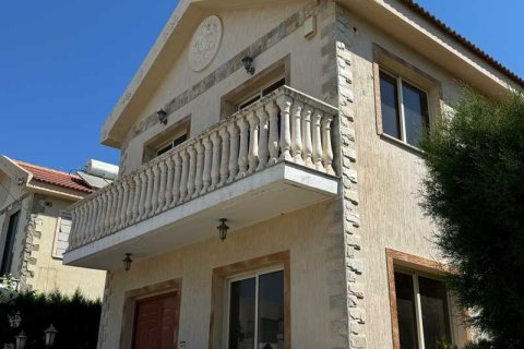 3 bedrooms Villa in Limassol, Cyprus No. 28985 2