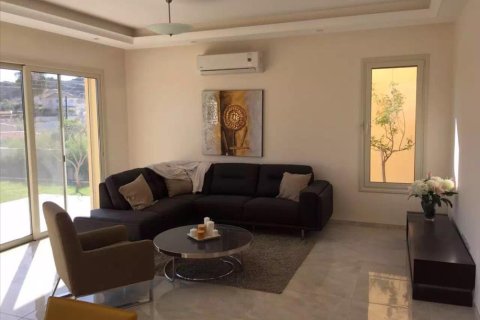 3 bedrooms Villa in Limassol, Cyprus No. 50819 4