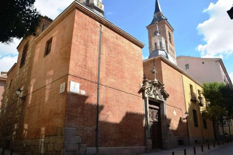 350m² Commercial property en Madrid, Spain No. 26826 1