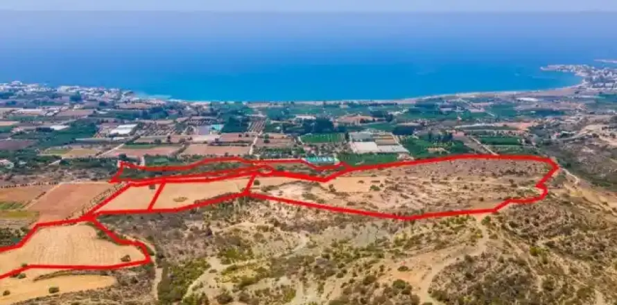 176340m² Land à Kissonerga, Cyprus No. 44097