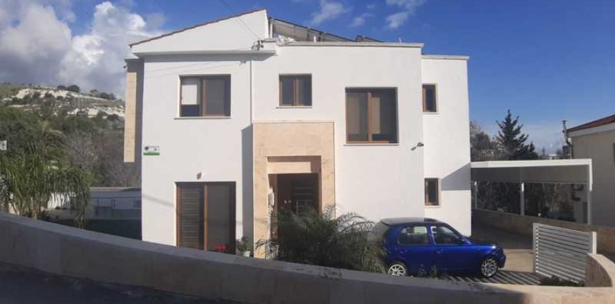 3 bedrooms Villa in Geroskípou, Cyprus No. 63150