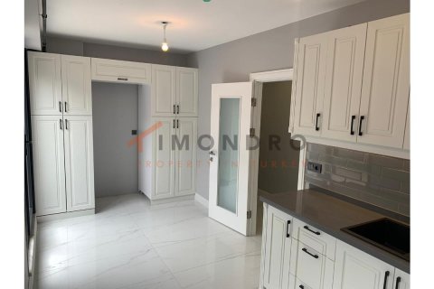 7+1 Appartement à Üsküdar, Turkey No. 17003 4