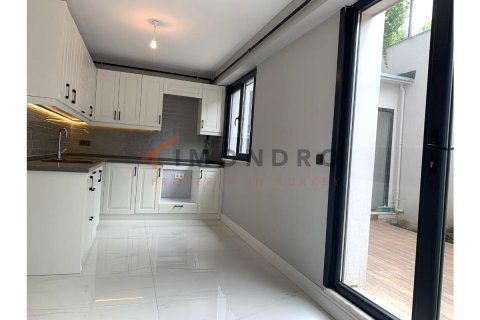 7+1 Appartement à Üsküdar, Turkey No. 17003 5