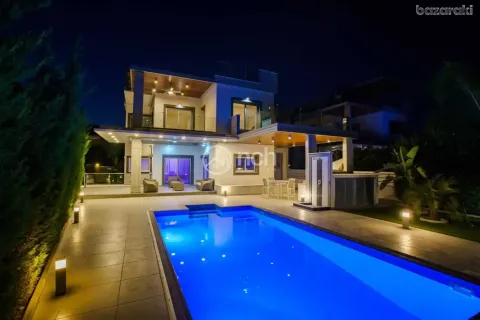 4 bedrooms Villa in Agios Tychonas, Cyprus No. 30181 1