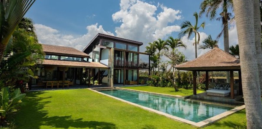 8 bedrooms Villa in Canggu, Indonesia No. 70934