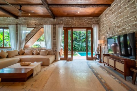 4 bedrooms Villa in Canggu, Indonesia No. 70935 3