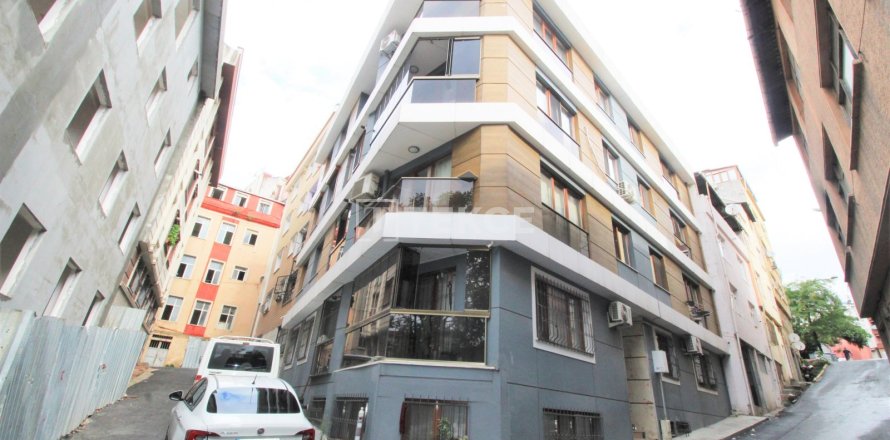 3+1 Apartment en Istanbul, Turkey No. 15152