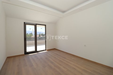 5+1 Apartment in Dosemealti, Turkey No. 20354 20