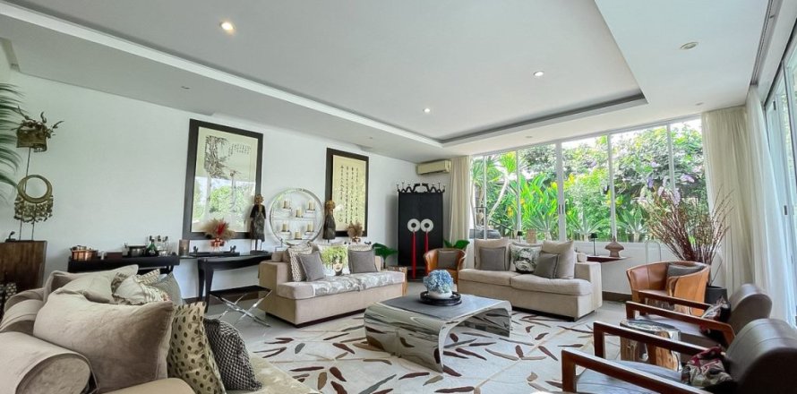 6 bedrooms Villa in Canggu, Indonesia No. 23370