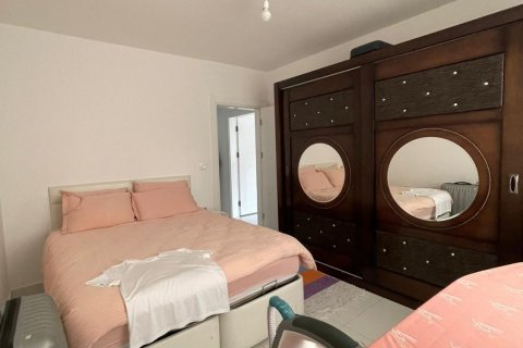 2+1 Apartment in Mahmutlar, Turkey No. 12857 11