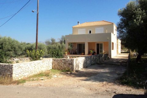 5 bedrooms House in Lefkada, Greece No. 24637 1