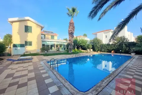 3 dormitorios Villa en Famagusta, Cyprus No. 30450 1