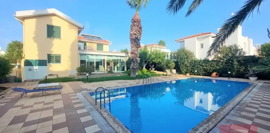 3 bedrooms Villa in Famagusta, Cyprus No. 30450